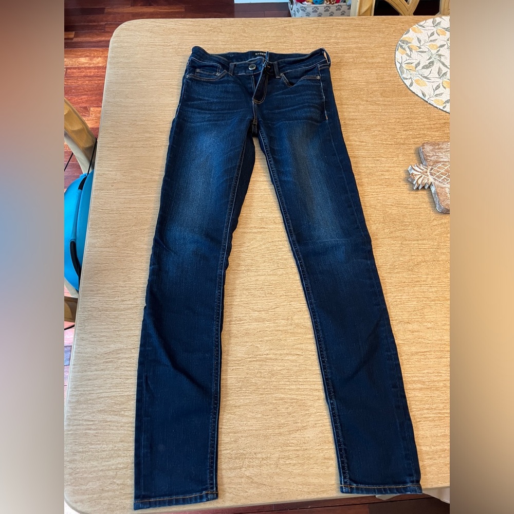 Storm dark washed straight leg jeans size 25